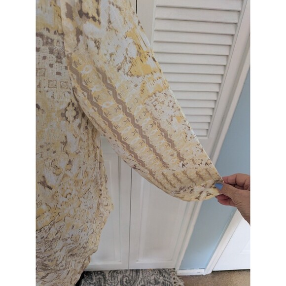 Chico's Top Women's M/1 Yellow Beige Aztec Style Button Up Shirt Artsy Southwest - Picture 5 of 13